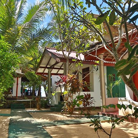 Bed and Breakfast Panorama Rock Cafe Тангалле Екстер'єр фото