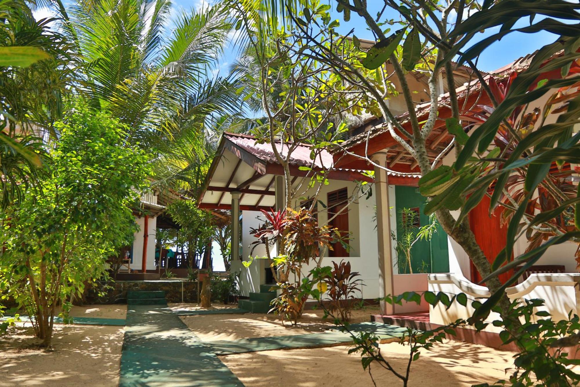 Bed and Breakfast Panorama Rock Cafe Тангалле Екстер'єр фото