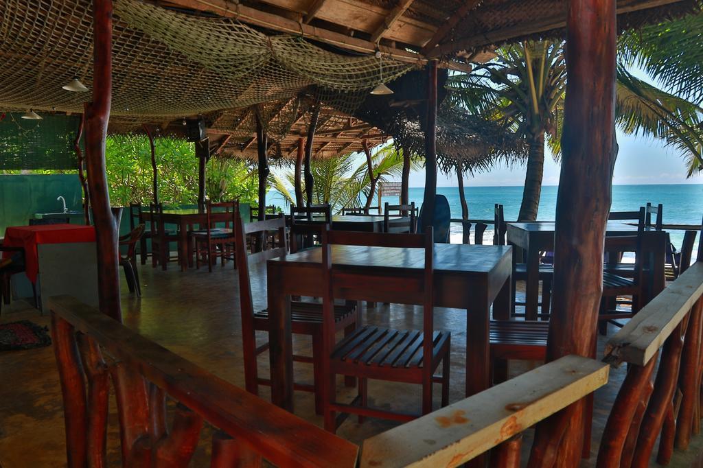 Bed and Breakfast Panorama Rock Cafe Тангалле Екстер'єр фото